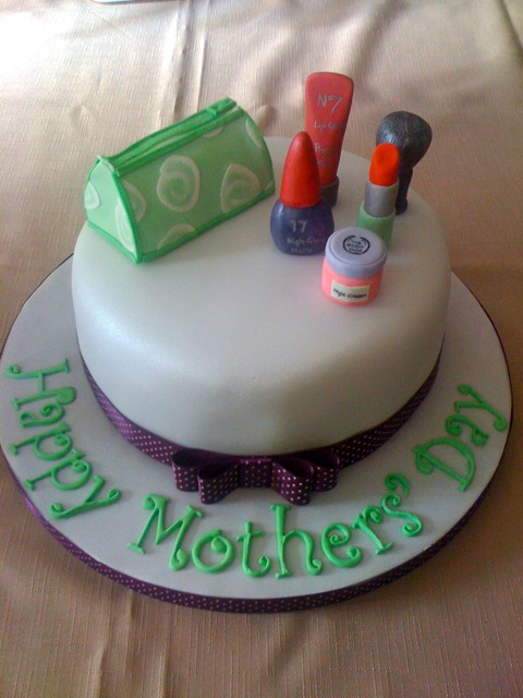 Sweet & Clay: Special Cake for Mom